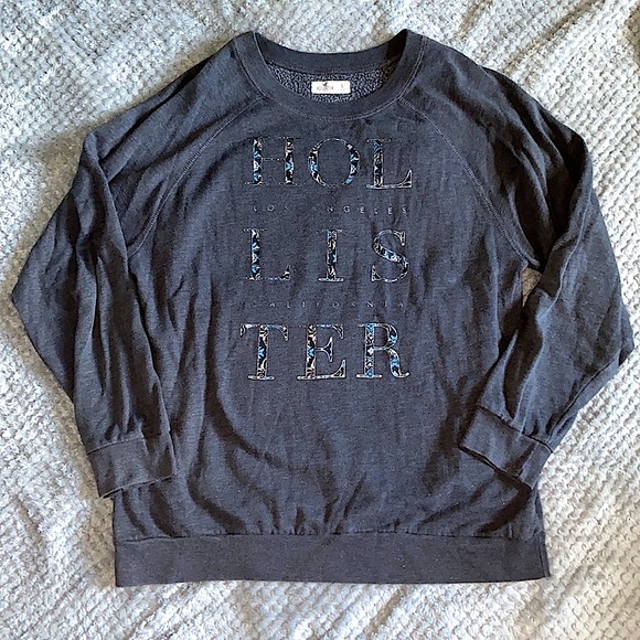 Hollister Tops - Hollister | Graphic Crew Neck